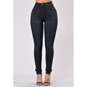 💙 Keep It On The Hush Jeans - Dark ( NWT )